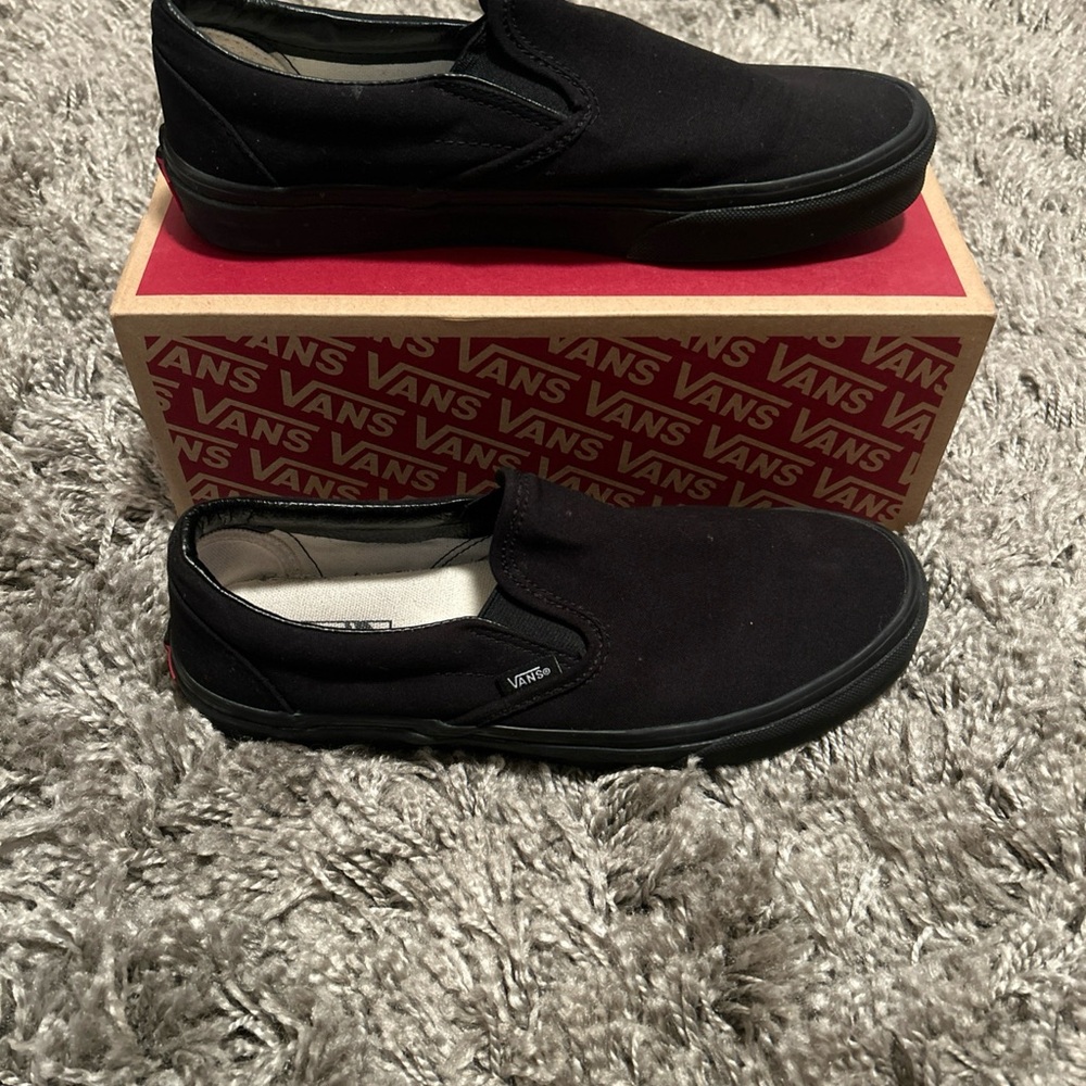 Vans Black Slip-On Sneakers Classic Skate Style Size Men’s 8.5/ Women’s 10